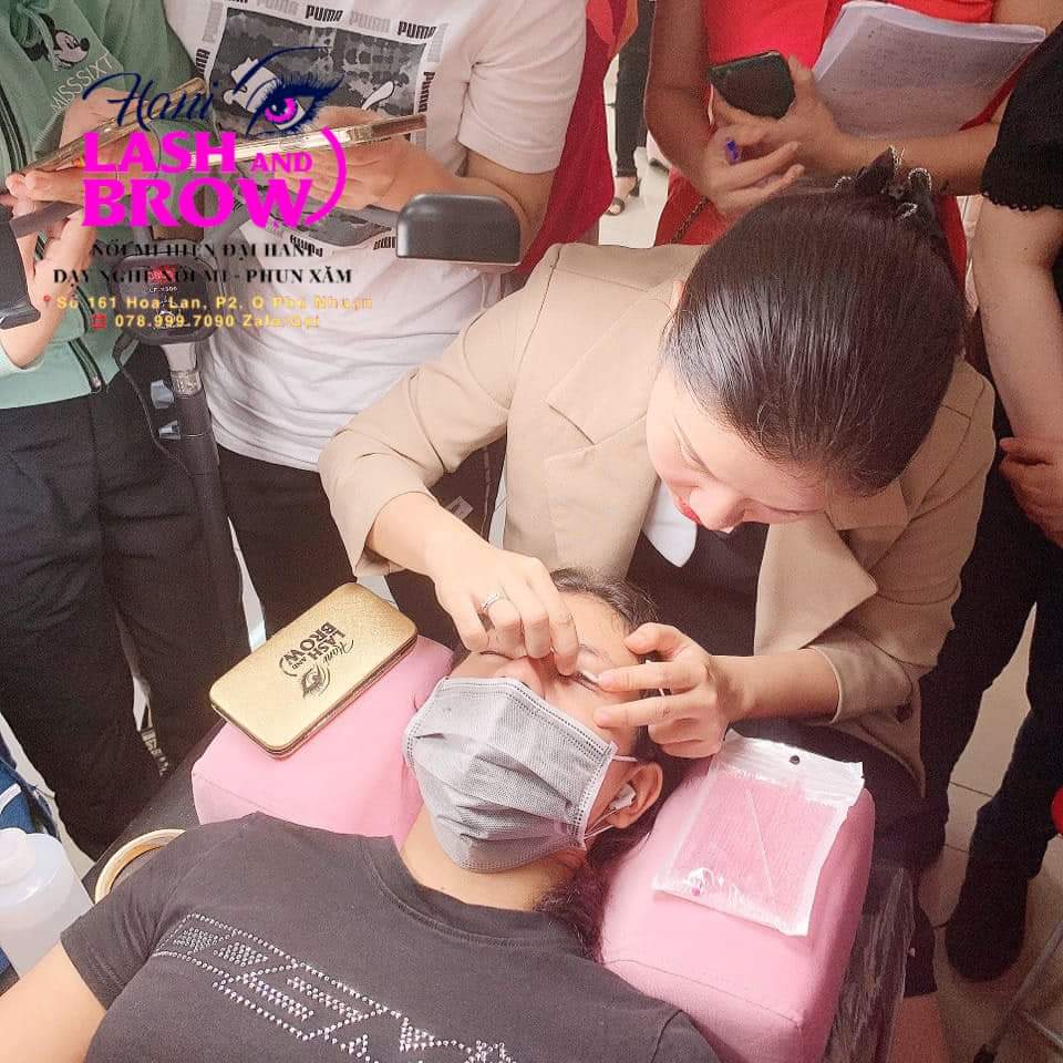 Học nối mi TpHCM thực hành 80%, nên đăng ký ghi danh trong tháng 2