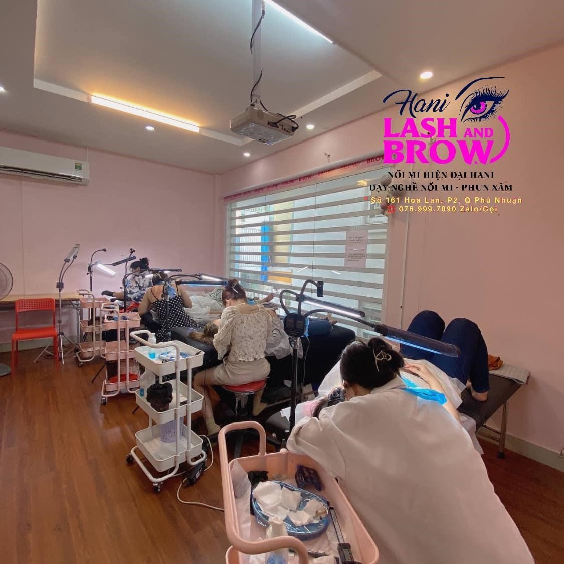 Dạy nối mi TpHCM hé lộ cách tháo mi an toàn, tiện dụng