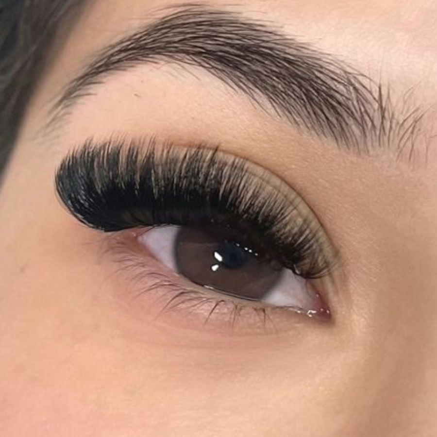 Nối lông mi tự nhiên - Bí quyết giúp bạn gái đẹp không tưởng