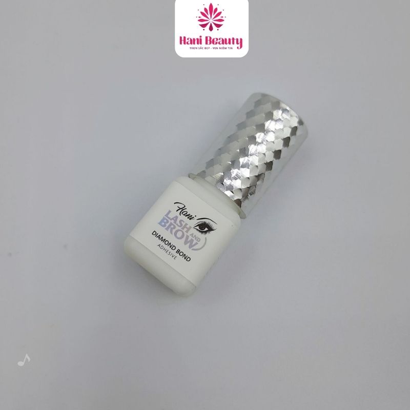 Thành phần được điều chỉnh chuẩn xác – Giảm kích ứng, giữ mi chắc khỏe