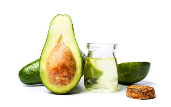 Lý do các bác sĩ da liễu khuyên dùng tinh dầu bơ cho da