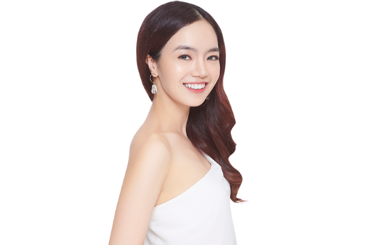 Emmi Hoàng  - Beauty Blogger và Bà Chủ Của Happy skin