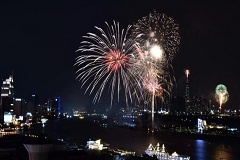 TP Hồ Chí Minh bắn pháo hoa mừng đại lễ 30-4