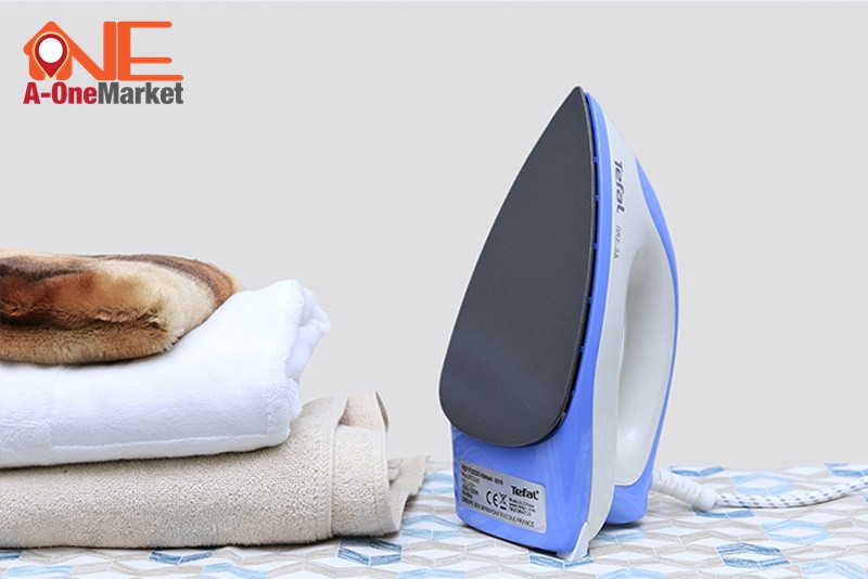 cách để quần áo nhanh khô bằng bàn là