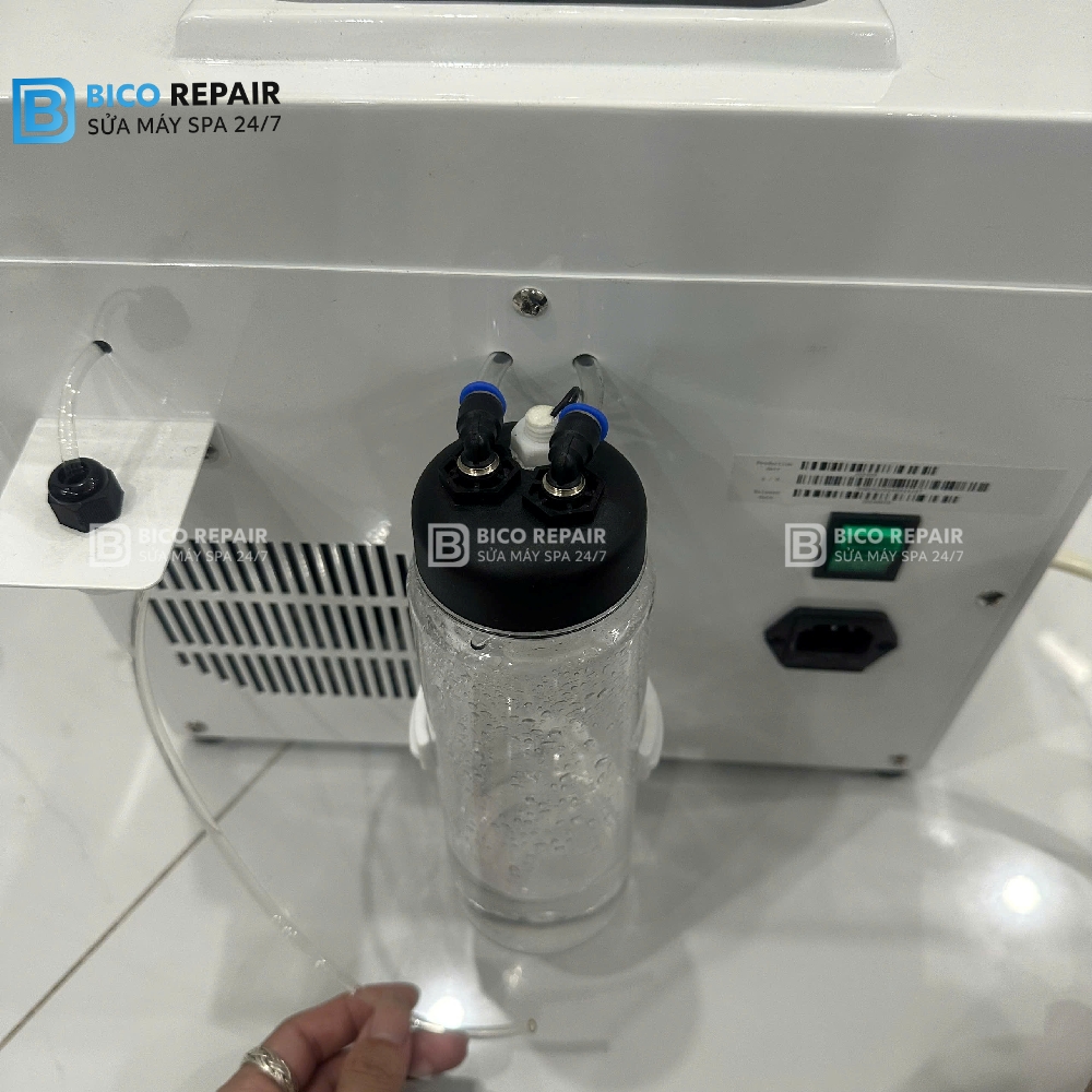 Kiểm tra kỹ bộ lọc dung dịch của máy aqua peel