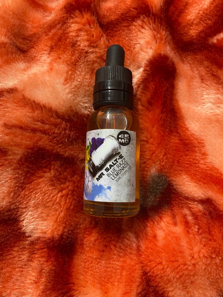 Tinh dầu Vape Saltnic Blue Razz Lemonade 45mg/30ml chai thủy tinh