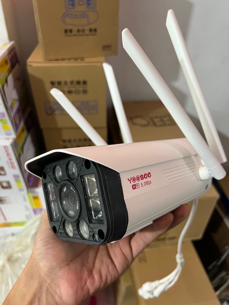 Camera IP wifi 5.0Mpx Yoosee Ngoài trời 4 râu L8 W011 siêu nét có màu ban đêm [BH 6 tháng]