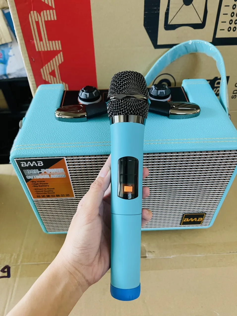 Loa BMB B-V6 bluetooth karaoke xách tay 40w kèm 2 micro không dây [BH 1 năm]