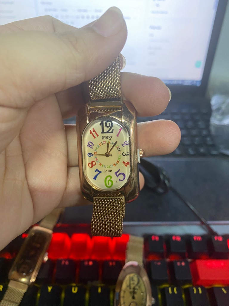 Thanh lý đồng hồ thời trang dây thép hít nam châm freesize (Khách mua về tự thay pin)-A214 [BH: TEST]
