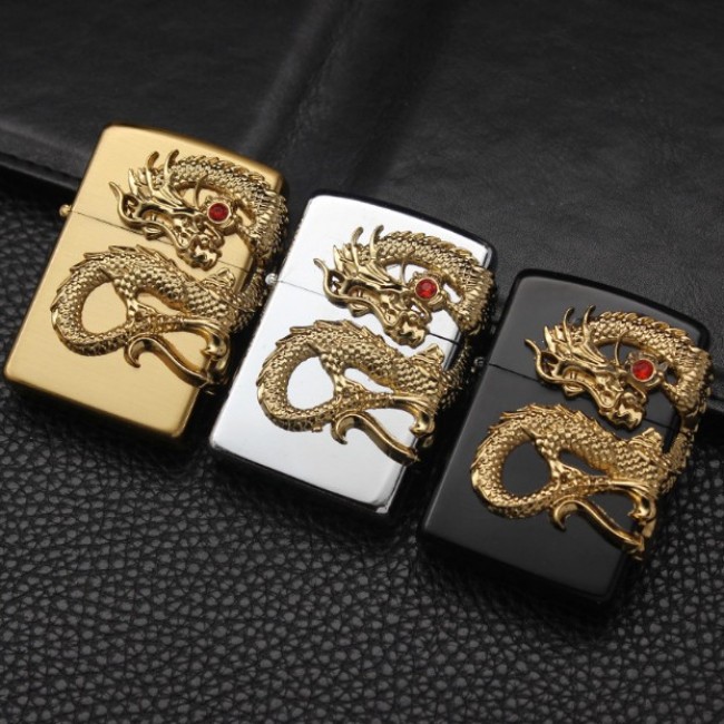 Bật lửa/ Quẹt zippo hình Rồng ôm ngọc đỏ khắc nổi lửa khè dùng gas