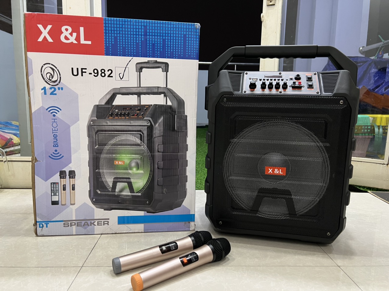 Loa kéo karaoke X&L UF-982 kèm 2 micro 3 tấc có đèn led [BH 3 tháng]