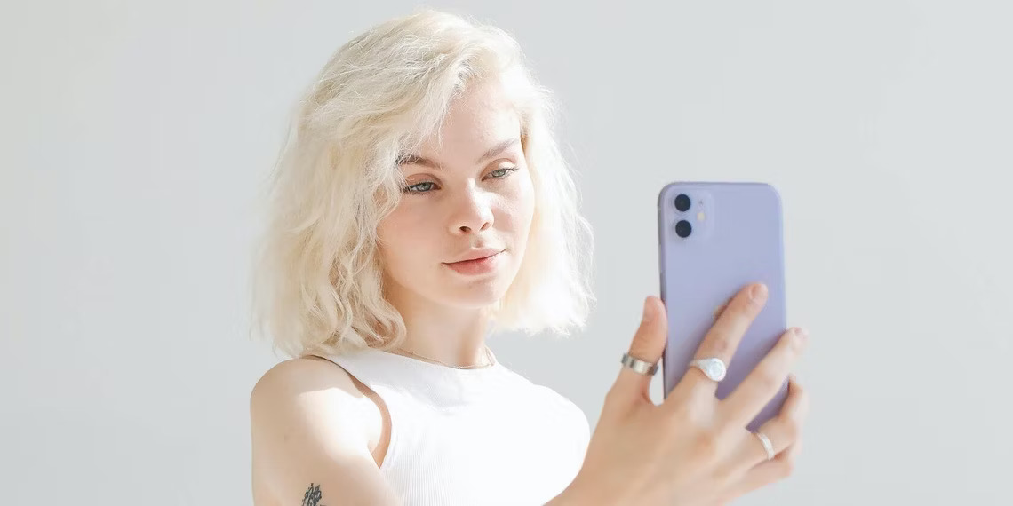 Cách ngăn ảnh tự chụp trên iPhone bị lật hoặc phản chiếu sau khi chụp ảnh