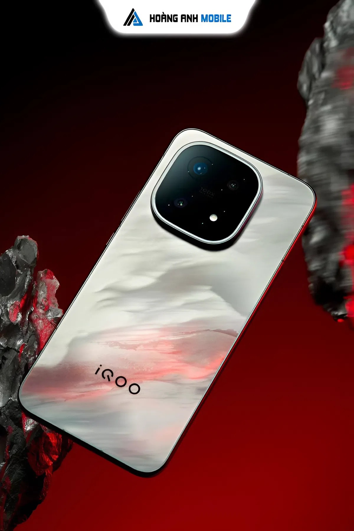 iQOO 15 – Khi mặt lưng cũng biết “đổi màu” theo ánh sáng