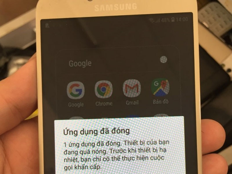 Nên làm gì khi điện thoại báo lỗi quá nhiệt?