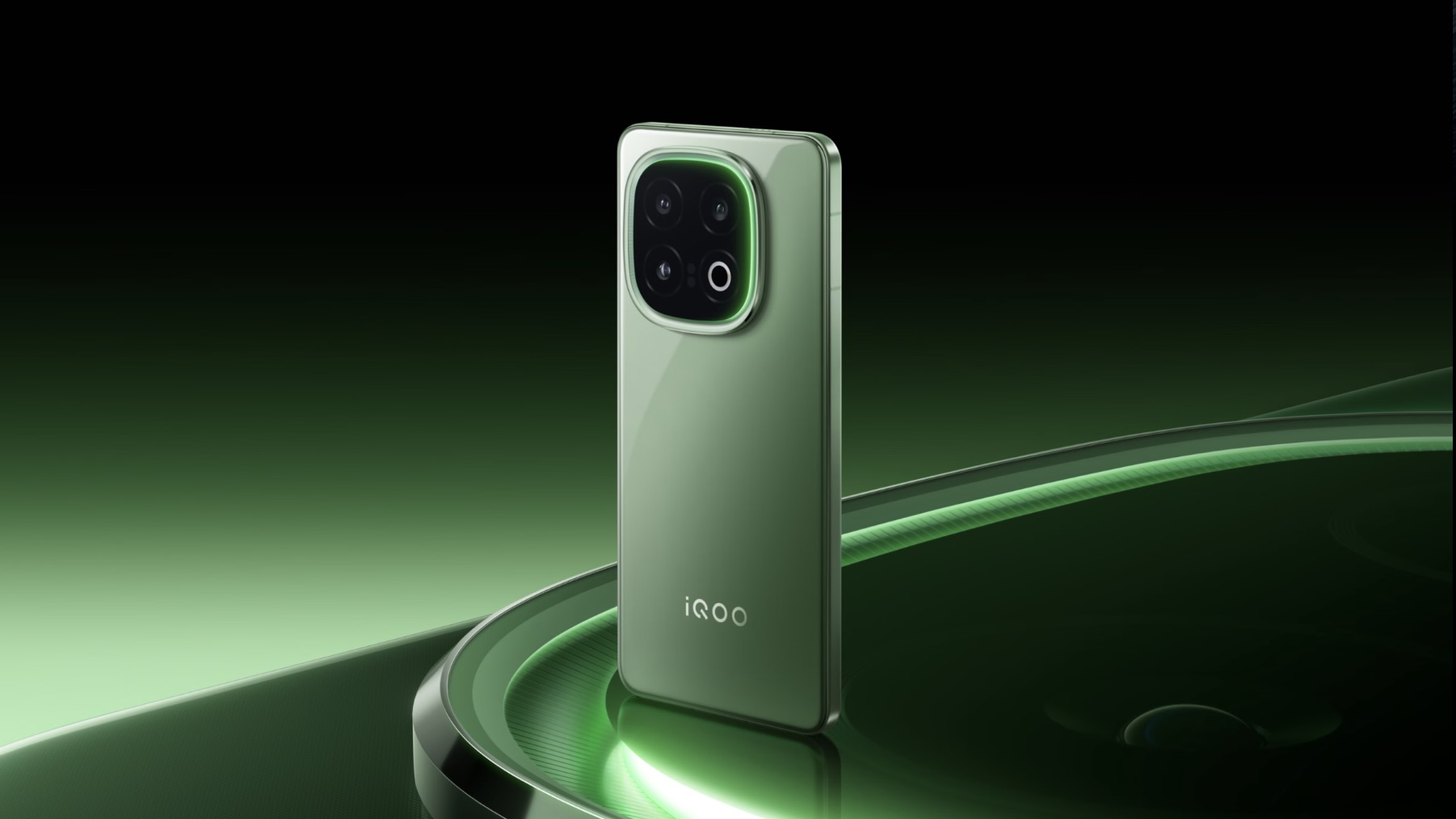 iQOO 13 – Siêu Phẩm Flagship Mạnh Mẽ Nhất 2025 Đã Có Mặt Tại Hoàng Anh Mobile