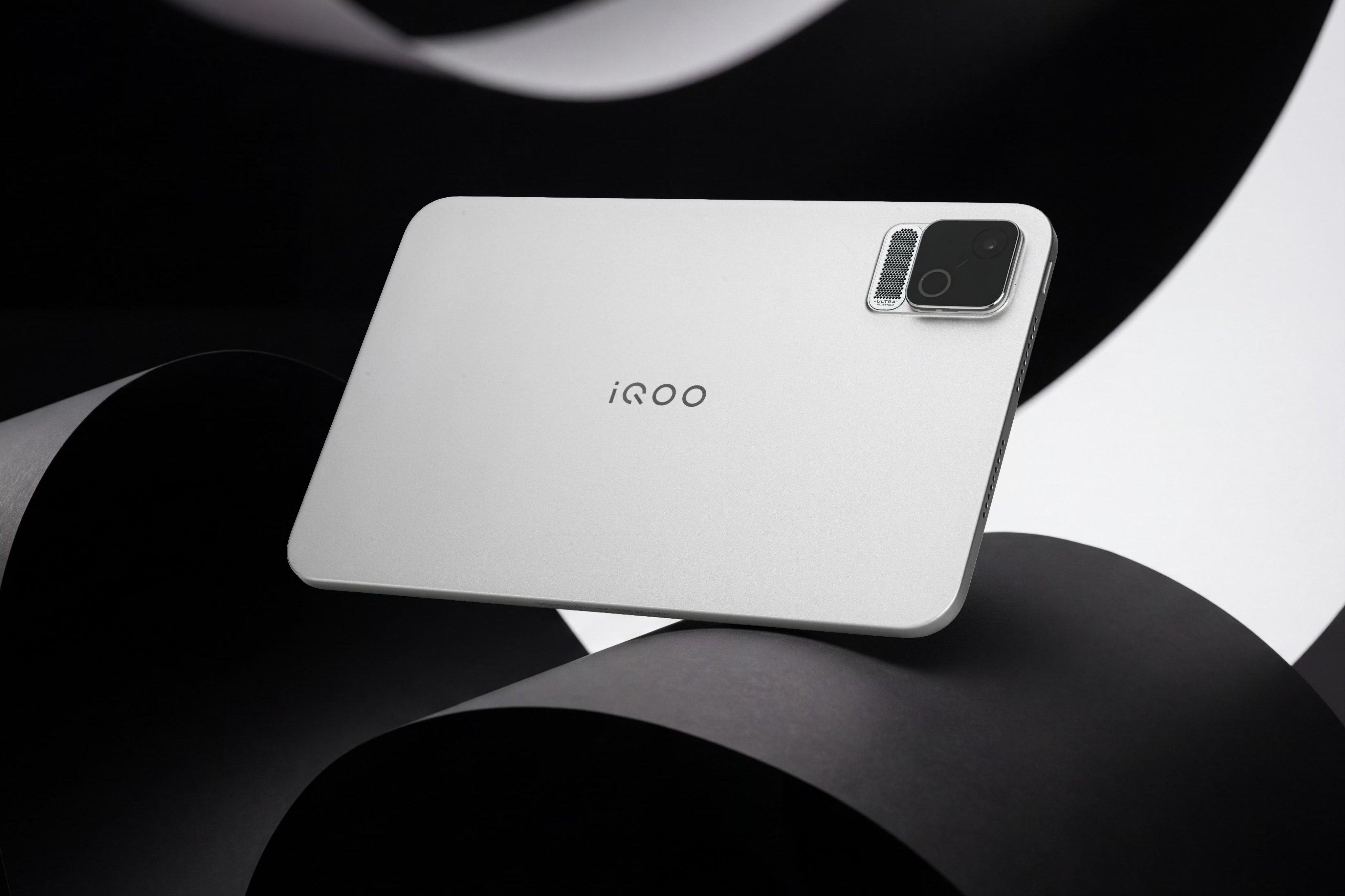 iQOO Pad Pro là tablet gaming cỡ nhỏ của iQOO