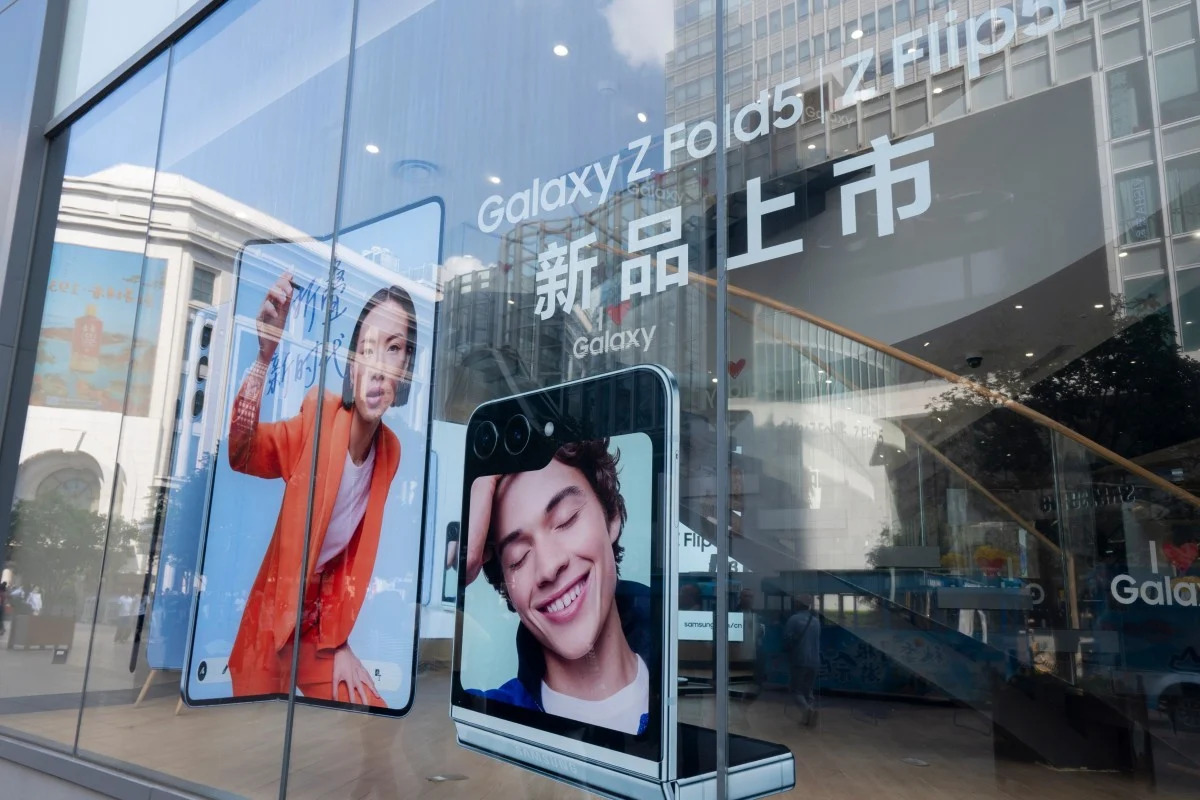 Tại Sao Galaxy Z Fold Vẫn Đứng Vững Trước Các Đối Thủ Trung Quốc?