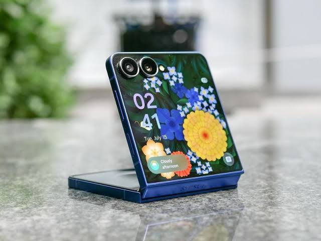 Những Nâng Cấp Đột Phá Trên Galaxy Z Flip 8: Có Đáng Để Chờ Đợi?