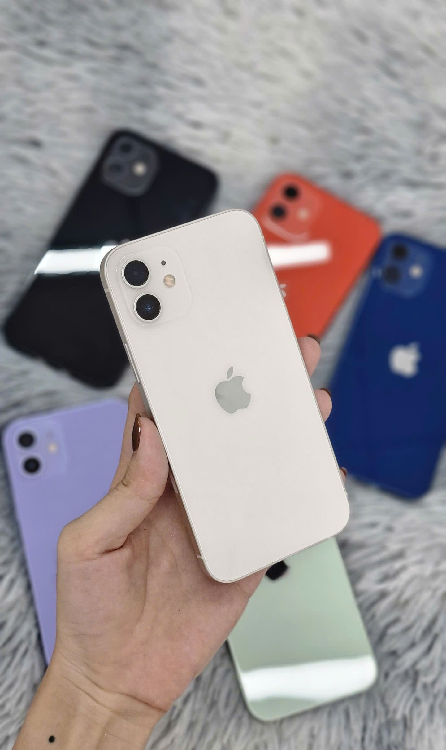Thiết Kế, Màn Hình Và Camera