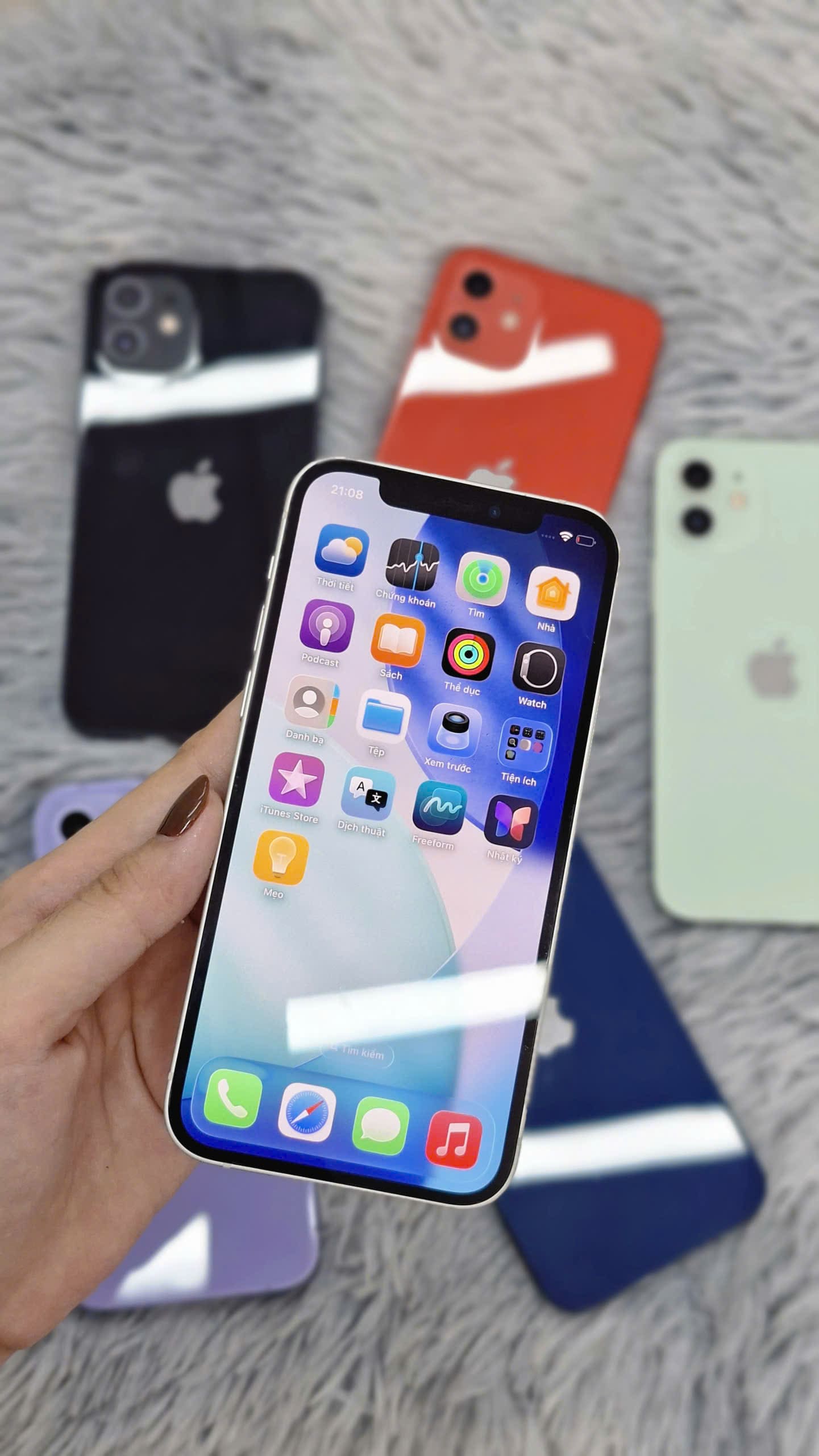 Thiết Kế, Màn Hình Và Camera