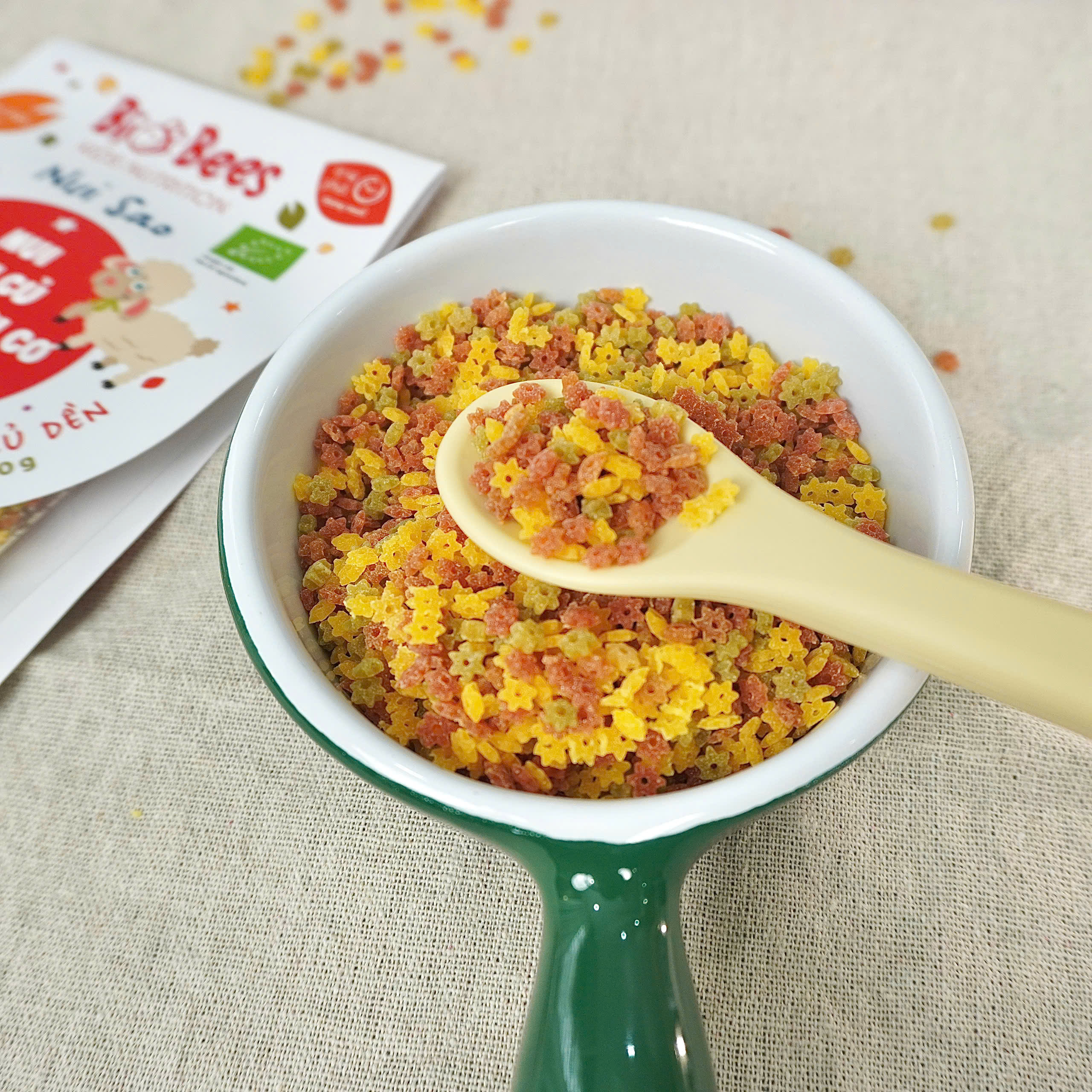 BIOBEES - Nui mì rau củ 3 màu hữu cơ hình sao 100g