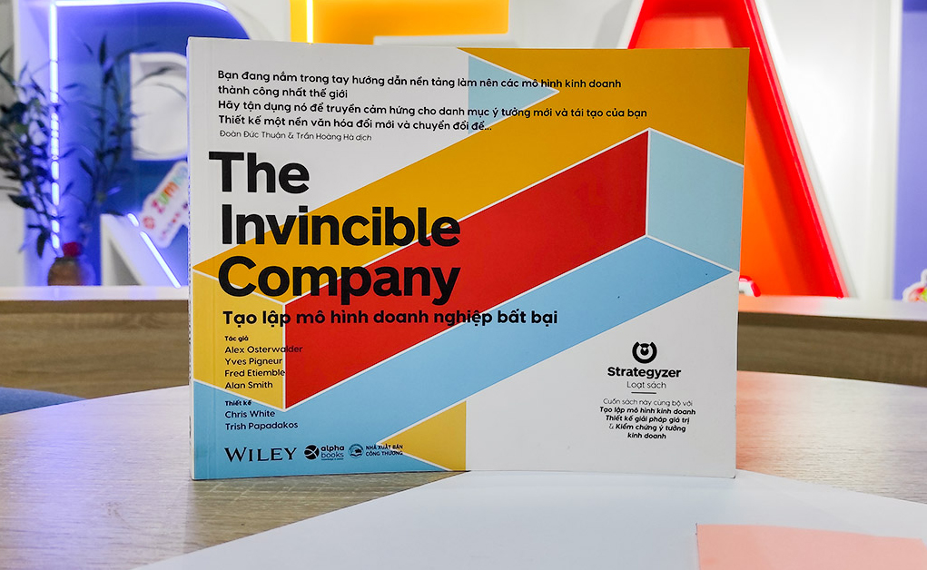 Sách Tạo lập mô hình doanh nghiệp bất bại: Liệu có công thức chung cho doanh nghiệp theo đuổi sự bất bại?