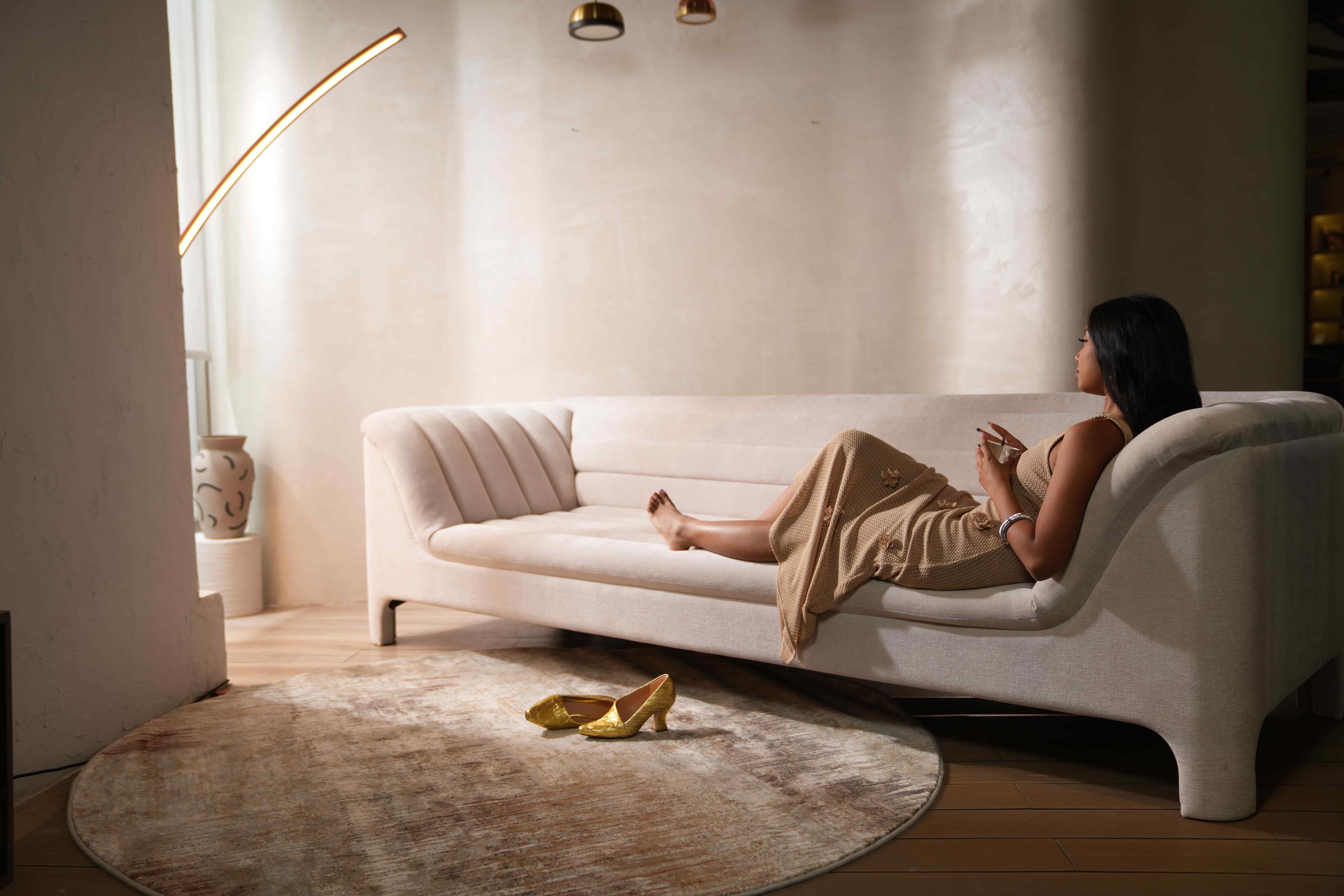 Góc phòng cùng sofa vải Caleb
