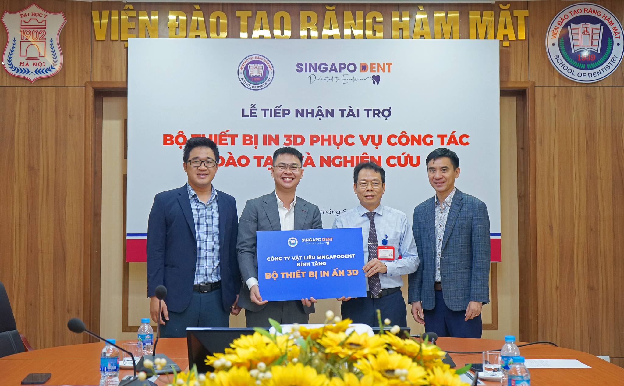 Trao tặng bộ thiết bị in 3D cho Viện đào tạo răng hàm mặt - Trường ĐH Y Hà Nội