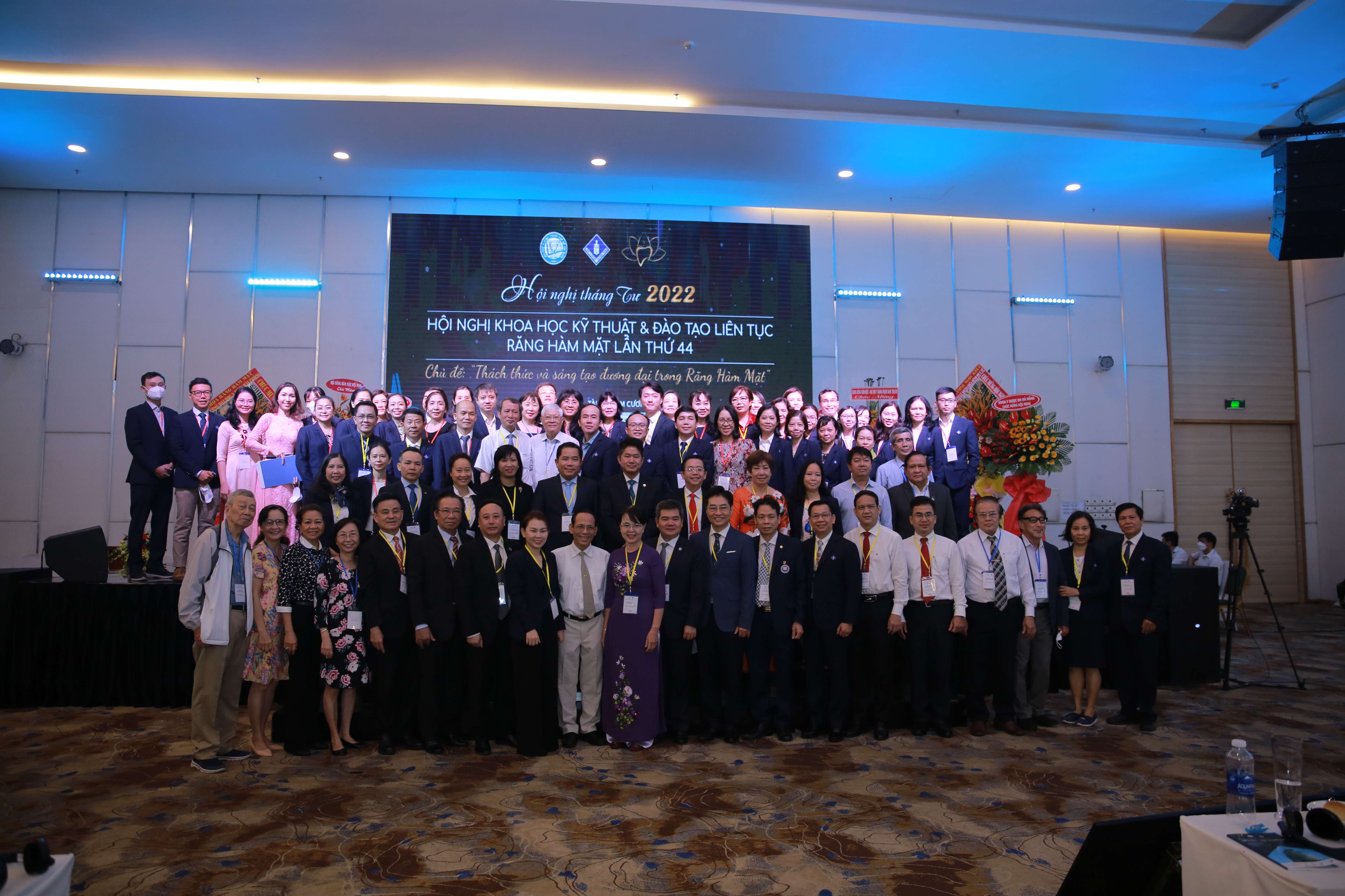 HỘI NGHỊ THÁNG 4