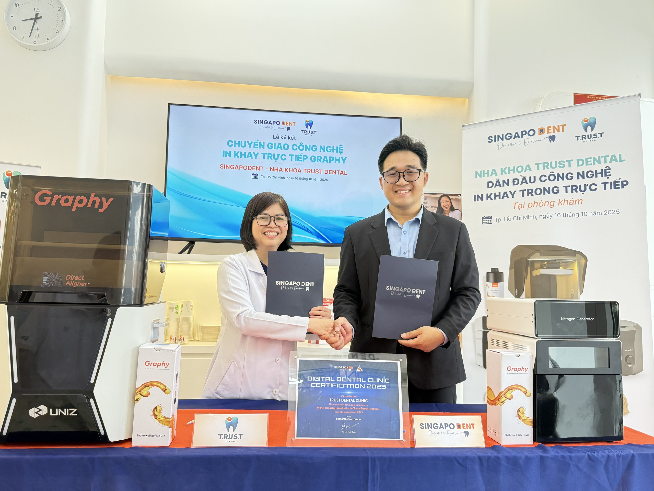 Trust Dental chính thức sở hữu hệ sinh thái sản xuất khay trong suốt Graphy từ SingapoDent