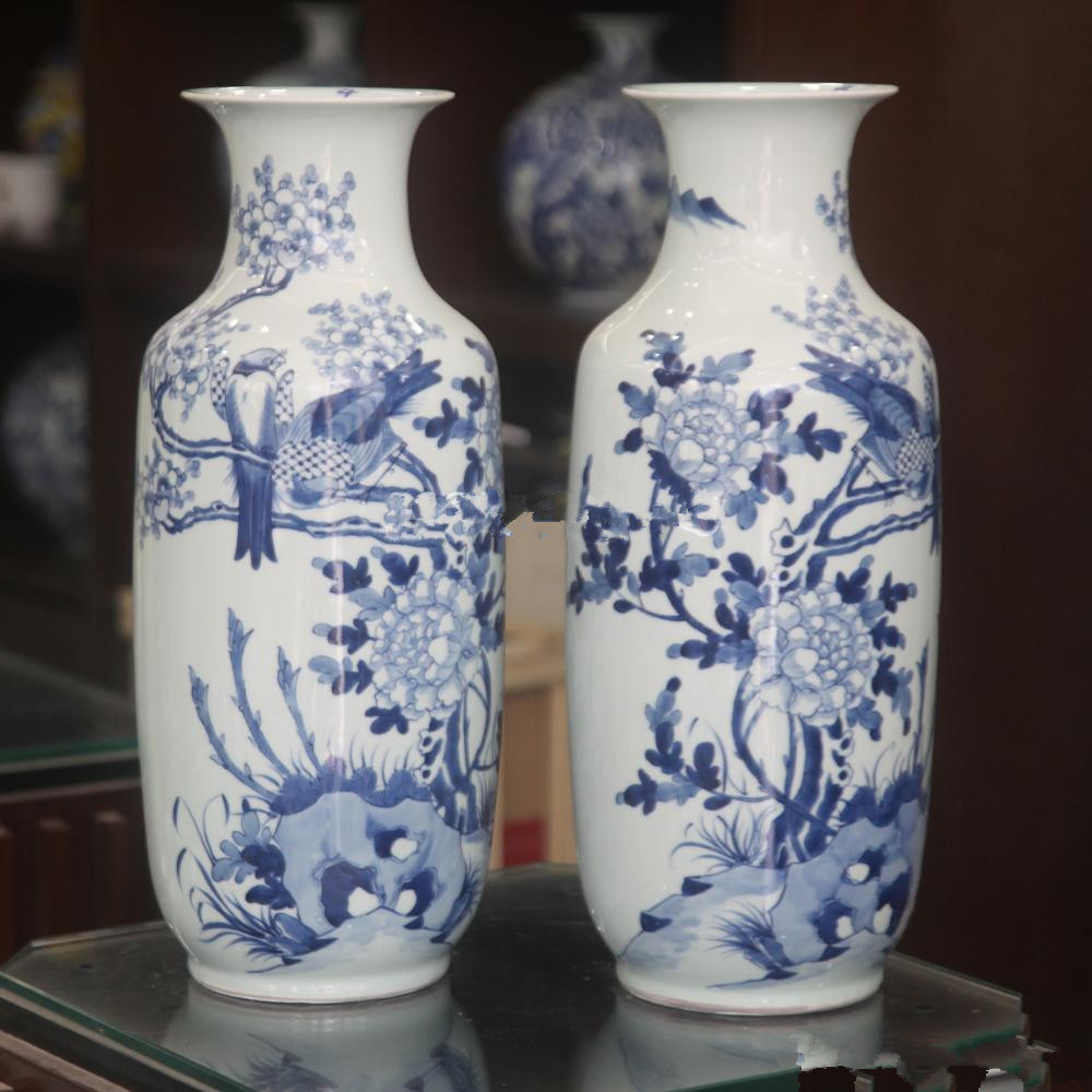 Lọ hoa gốm sứ Bát Tràng men xanh lam huyền bí