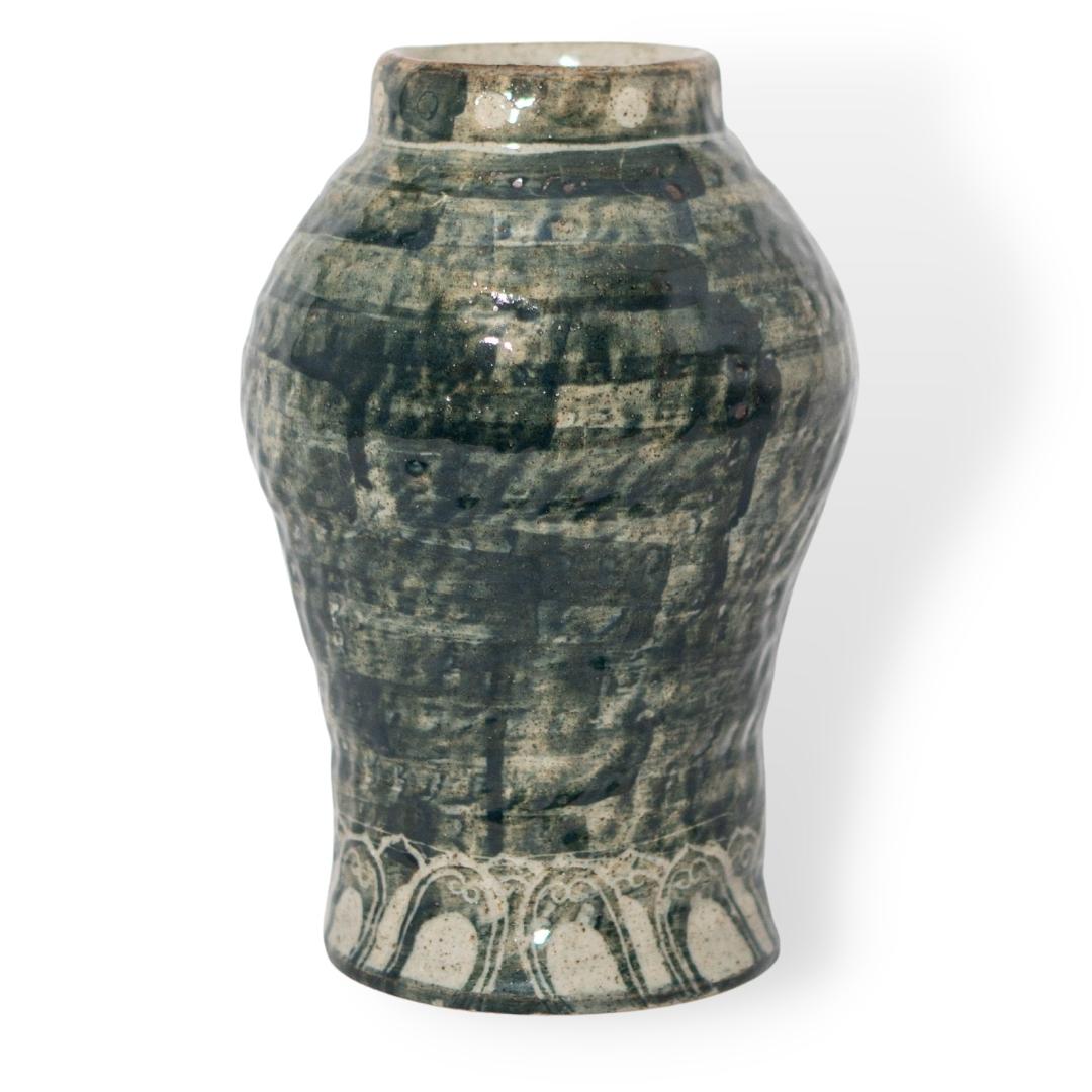 Bình Hoa Họa Tiết Đương Đại