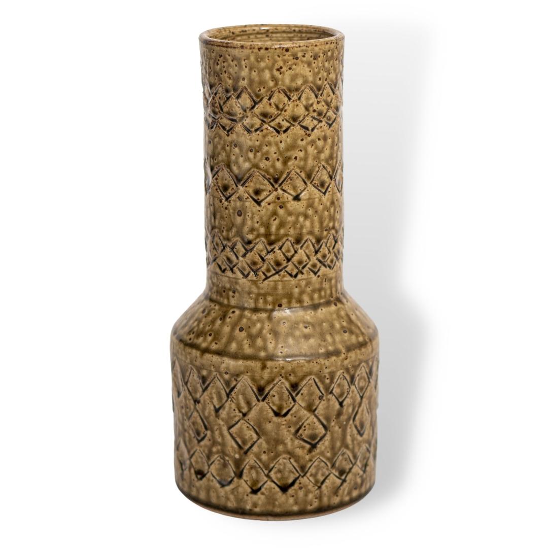 Bình Hoa Khắc Cổ Dài Men Tiêu Hoàng Thổ