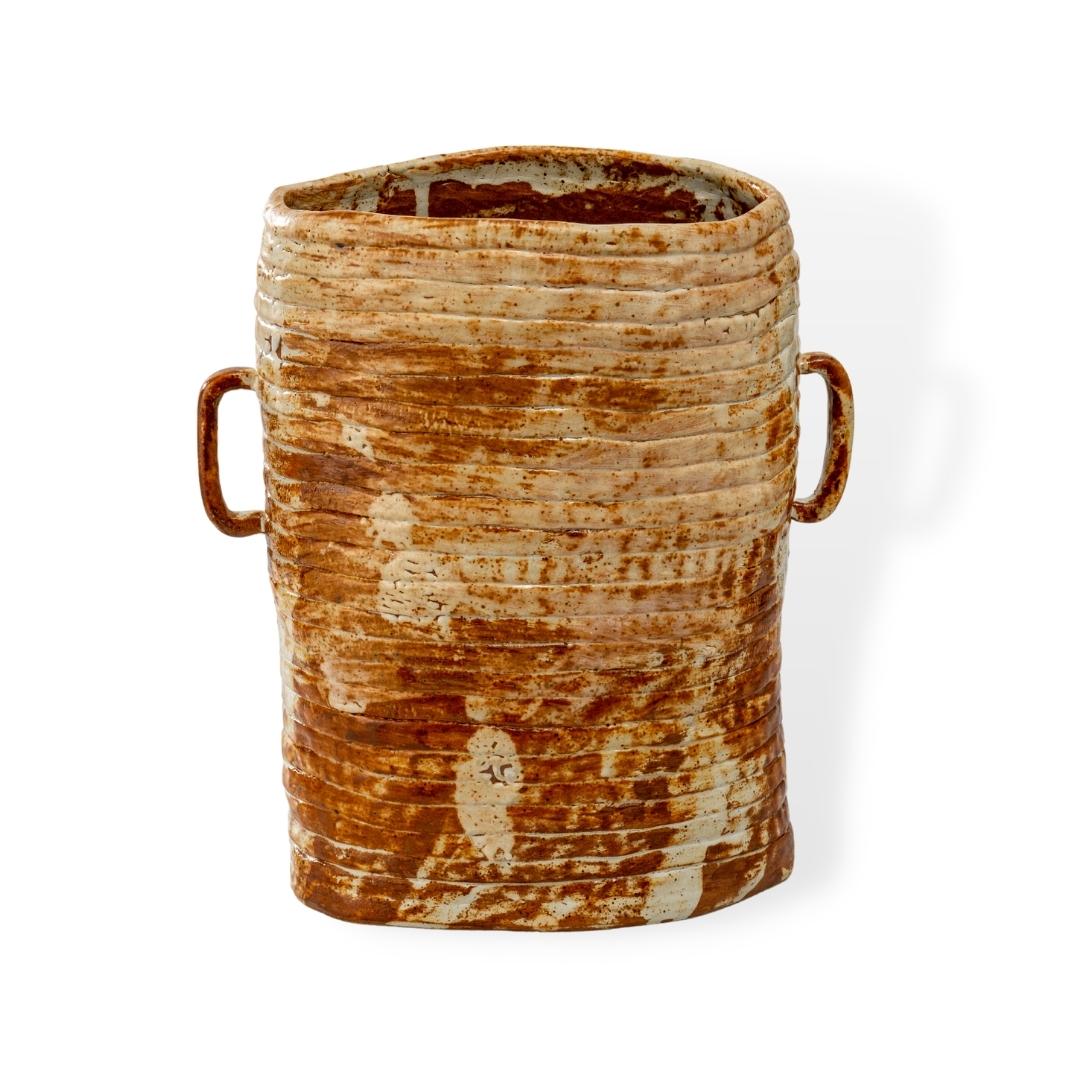 Bình Hoa Hình Chiếc Rỏ - Gốm Be Chạch Mật Ong </br> (C:27cm; M:18.5cm)