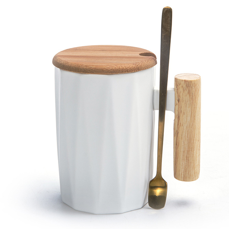 Cốc Sứ Tay Cầm Gỗ