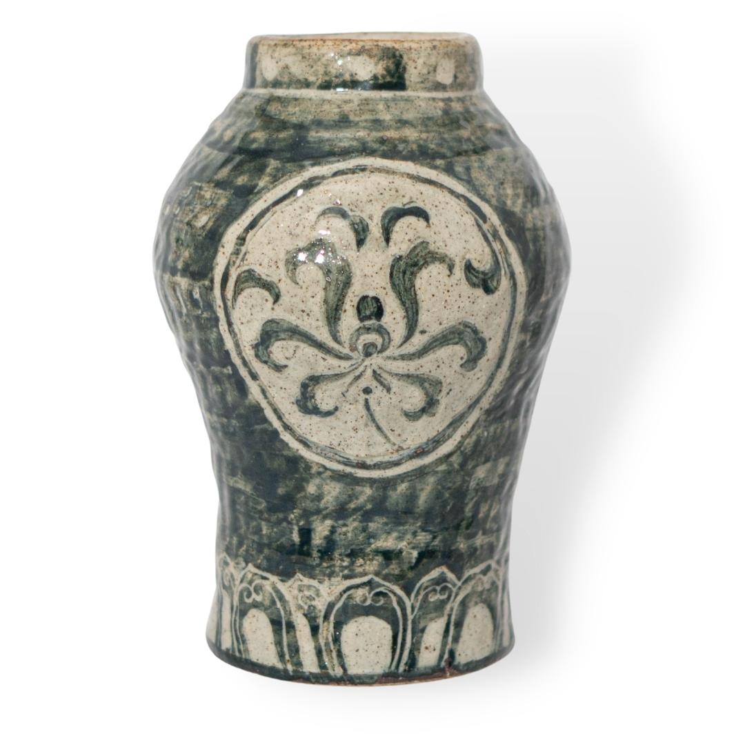 Bình Hoa Họa Tiết Đương Đại