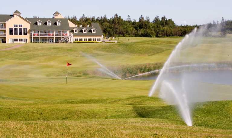 Biến đổi khí hậu ảnh hưởng đến việc quản lý cỏ trên sân golf