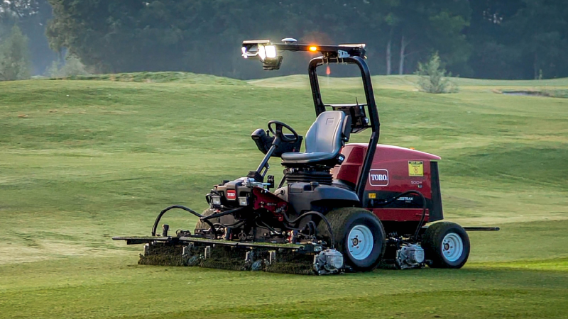 Các loại máy cắt cỏ sân golf