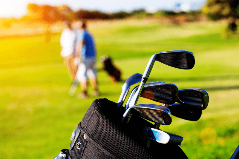 Cách bảo trì sân golf tác động đến các khái niệm tính điểm như Birdie Golf và Bogey
