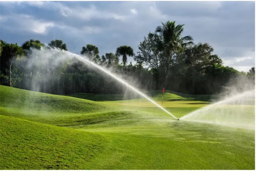 Chọn hệ thống phun nước sân golf phù hợp để đạt hiệu quả