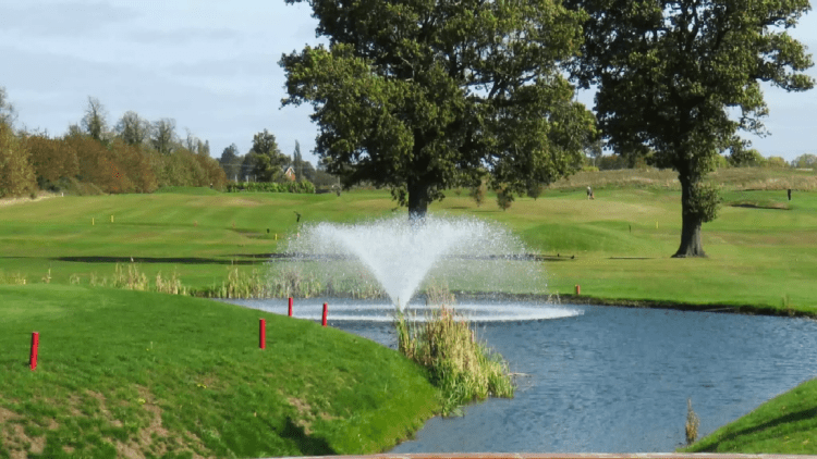 Công nghệ tưới tiêu tiên tiến cho sân golf