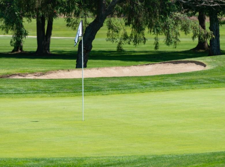 Tối ưu hóa hoạt động của sân golf trong mùa thu