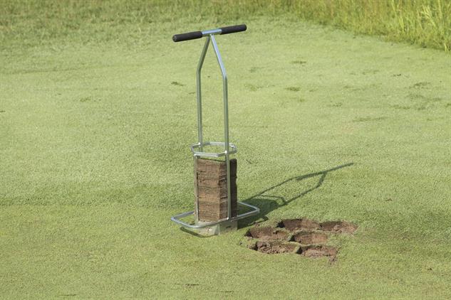 Thiết bị thay thế cỏ sân golf