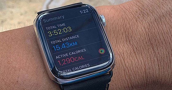 Tính năng xác định lượng calories tiêu thụ trên smartwatch là gì?