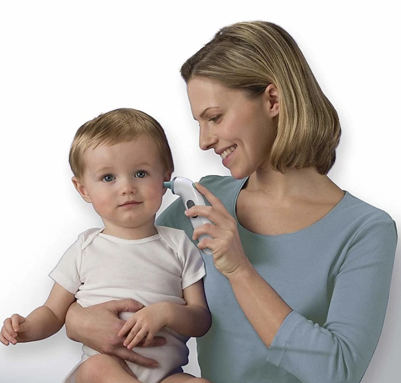 Bộ sản phẩm nhiệt kế đo tai Braun ThermoScan 3 IRT3030