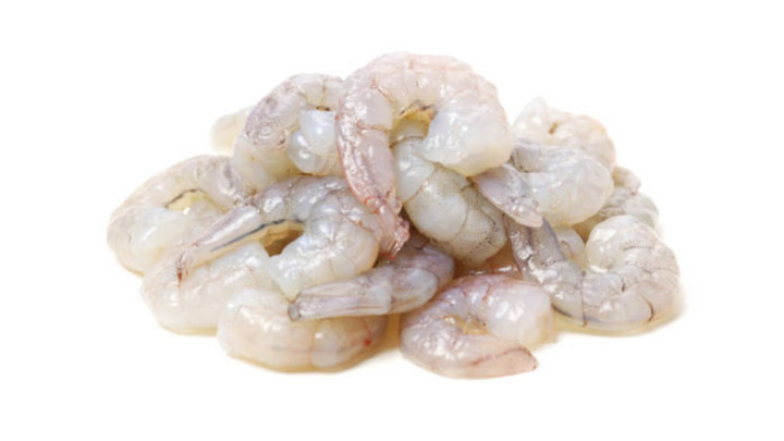 Có nhất thiết loại bỏ đường chỉ đen trên lưng tôm?