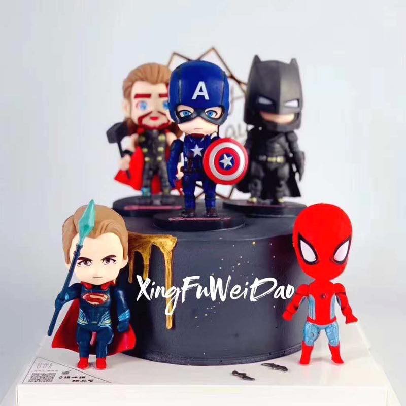 Bánh sinh nhật biệt đội siêu anh hùng với siêu nhân người nhện Spiderman Iron Man dũng mãnh cậu bé khổng lồ xanh quà tặng sinh nhật 5910 Bánh kem Fondant