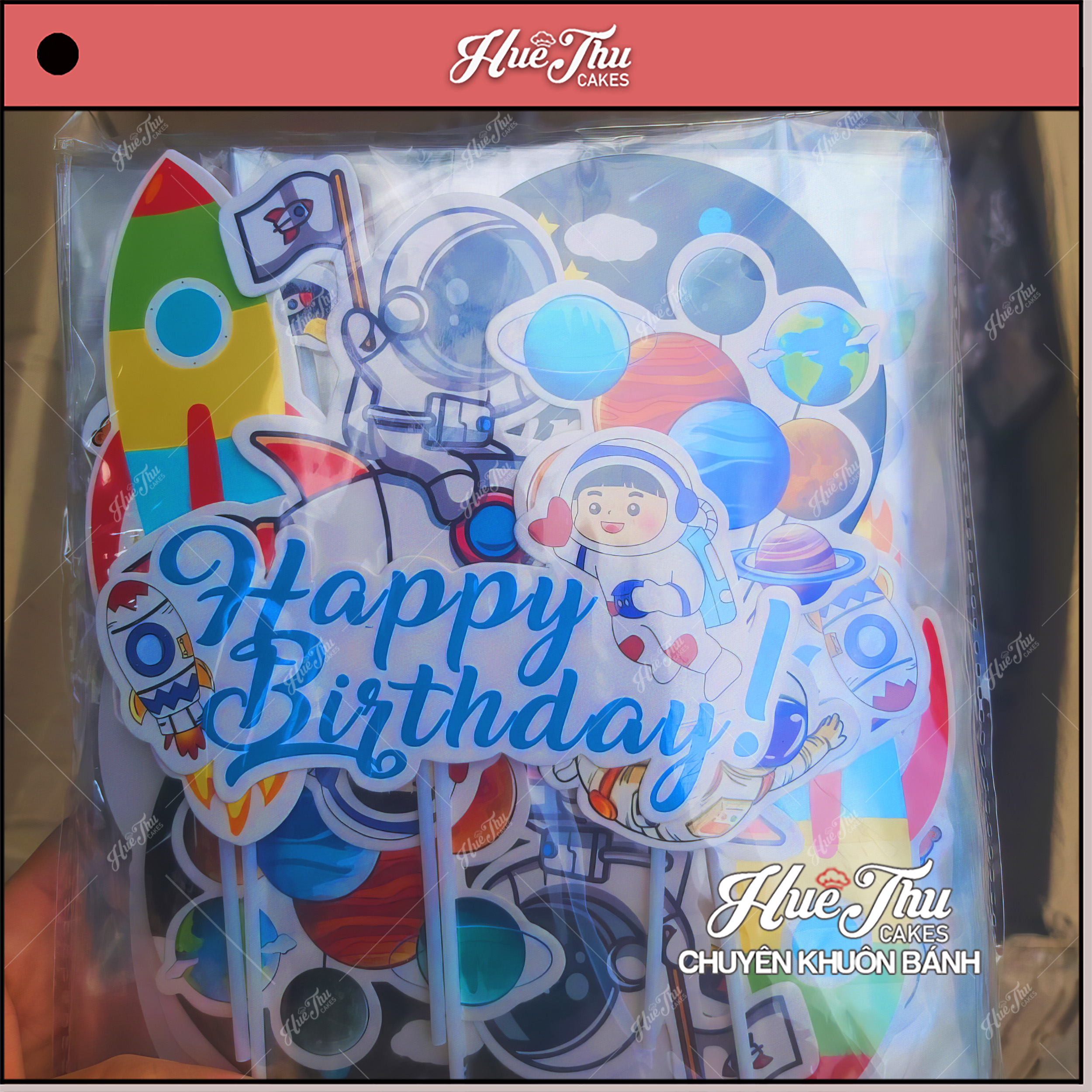 Que cắm Happy Birthday Phi Hành Gia Vũ Trụ phụ kiện trang trí bánh sinh nhật, bánh rau câu, bánh kem