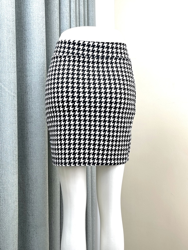 chân váy hoa nhí dáng dài xoè 2 màu đen trắng  Shopee Việt Nam