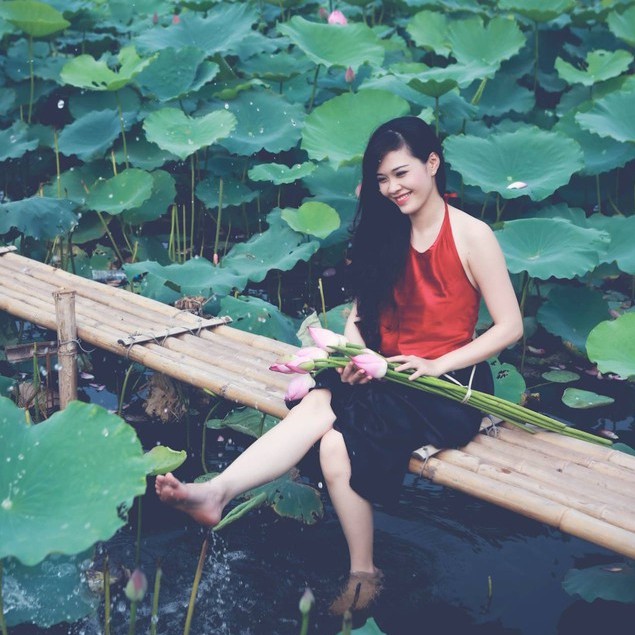 Áo Yếm Chụp Sen Truyền Thống May Sẵn Yếm Mảnh Lụa Đẹp Màu Xanh Rêu ADC202